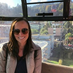 Meet your Posher, Elyssa